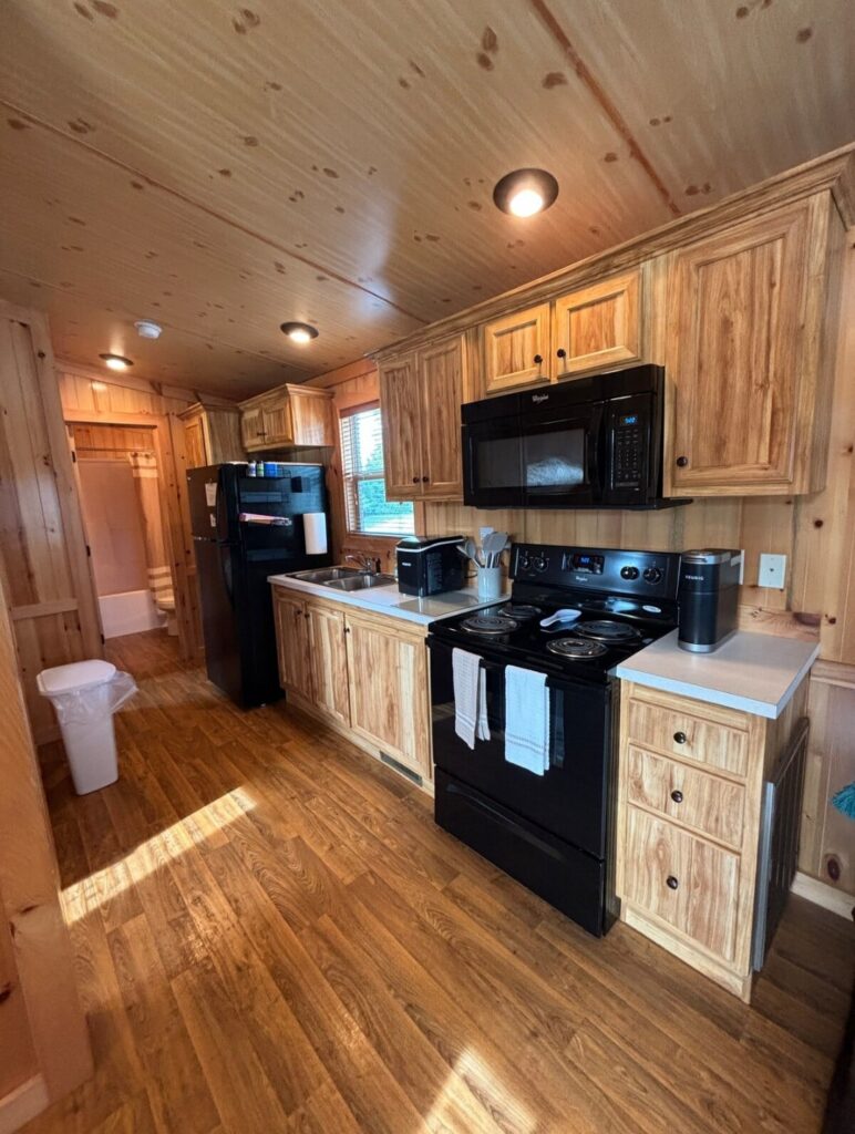 Full kitchen image 1